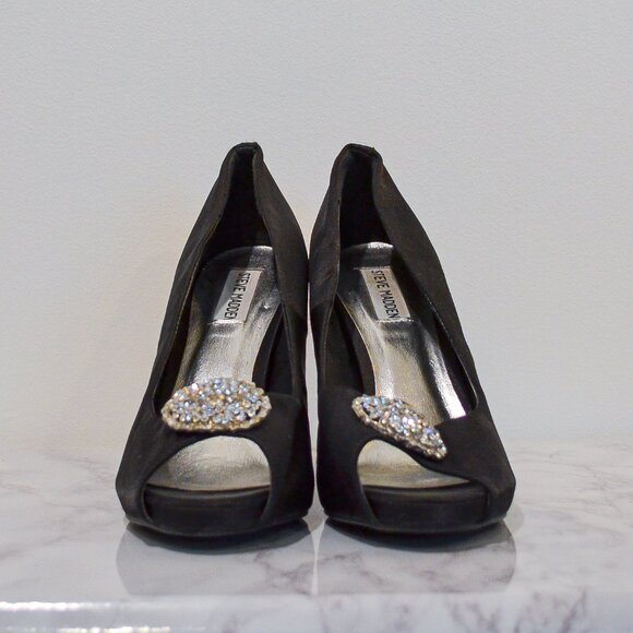 STEVE MADDEN | BLACK SATIN PEEP TOE HEELS - Picture 2 of 7